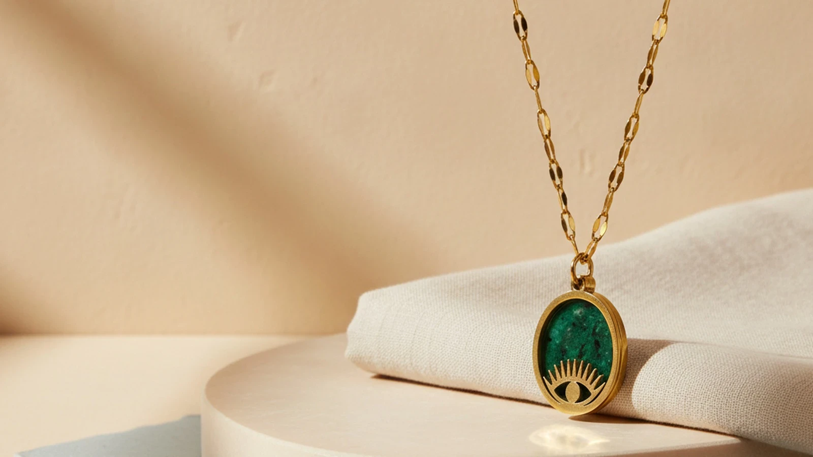 Verdant Eye Necklace