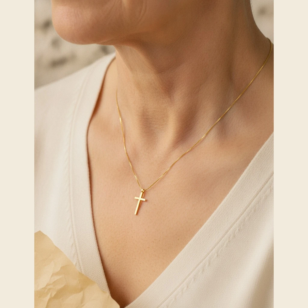 Simple Cross Pendant Necklace