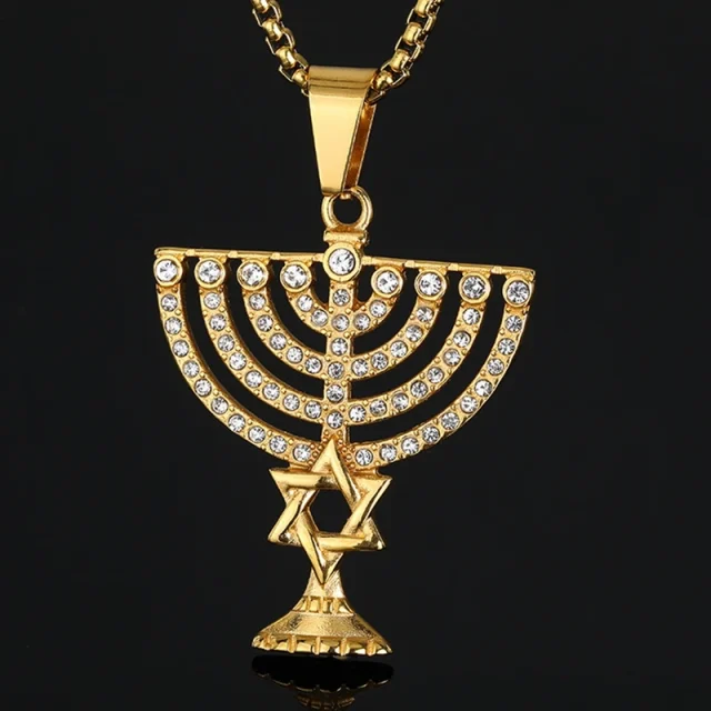 The Noa Star Necklace
