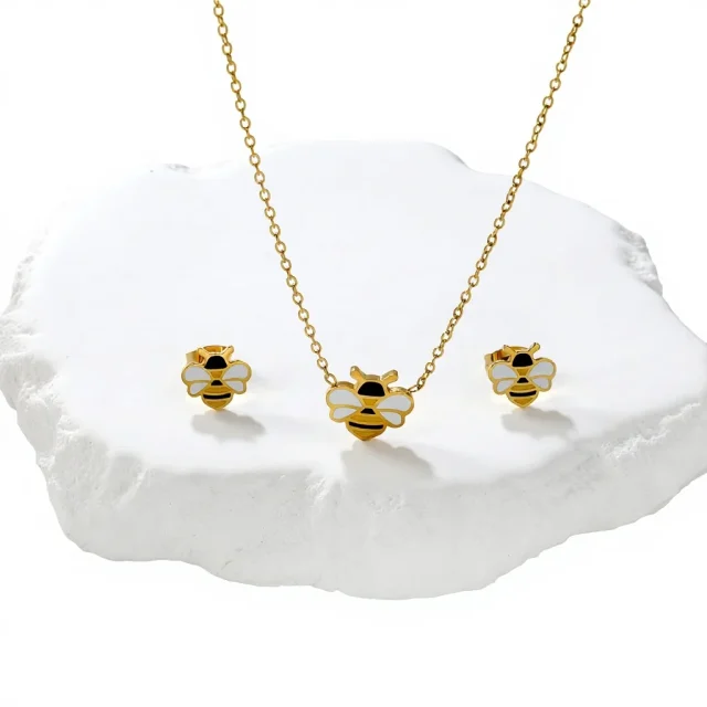 The Noa Everyday Earrings